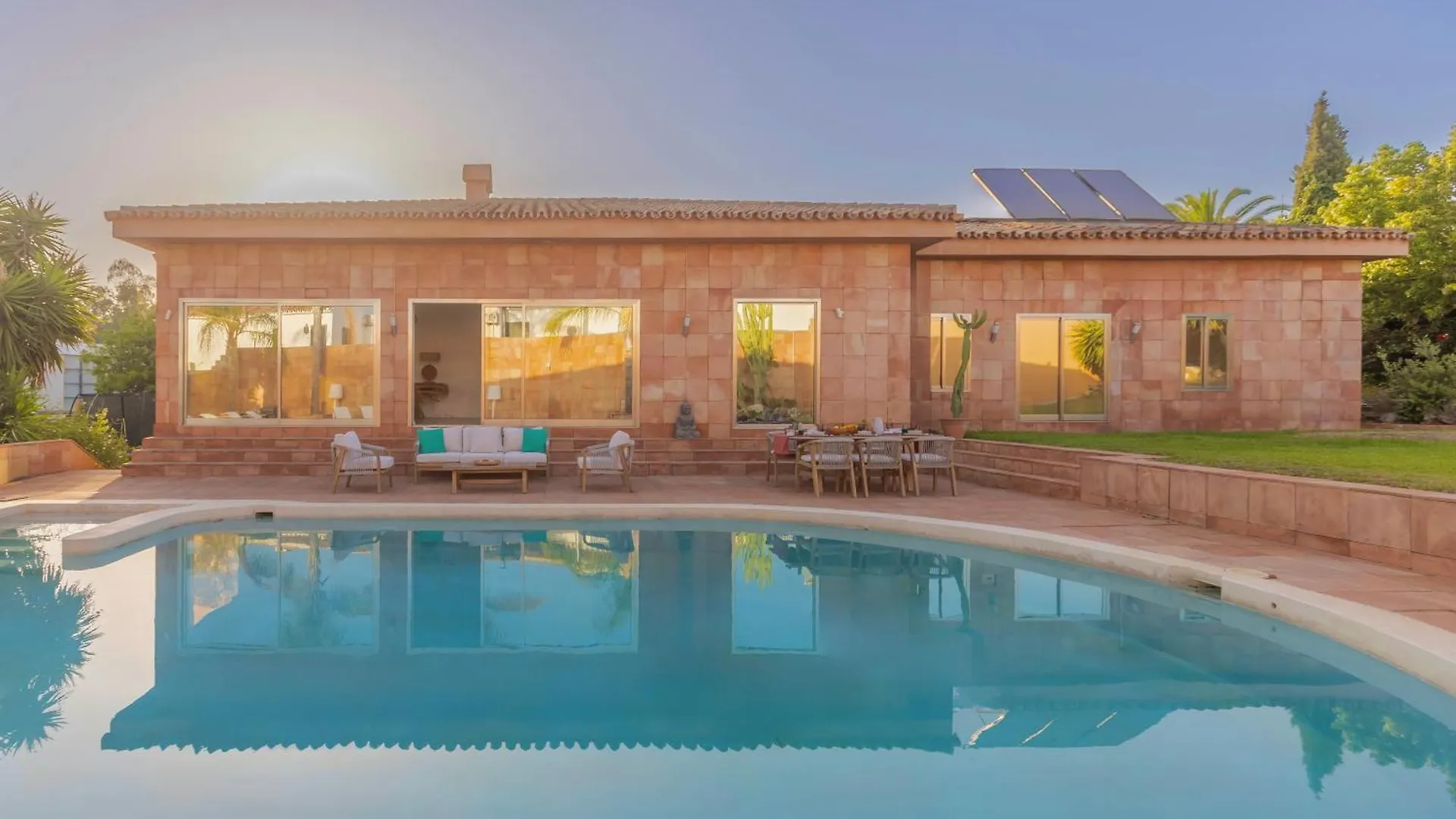 Luxury Villa Kaya contacts